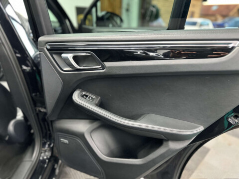 Porsche Macan 2.0 Macan Semi-Auto 4WD 5dr 50