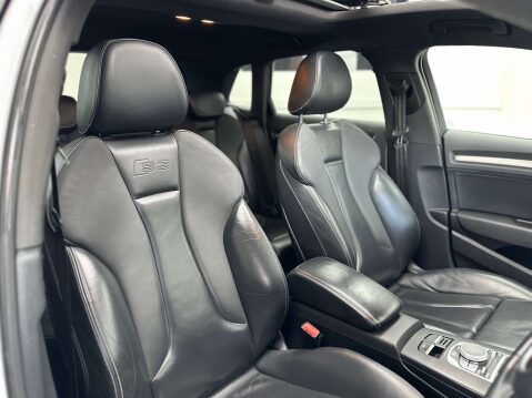 Audi A3 2.0 S3 Sportback Quattro Semi-Auto 4WD 5dr 29
