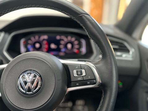 Volkswagen Tiguan 2.0 Tiguan R-Line Tech TSi 4Motion Semi-Auto 4WD 5dr 31
