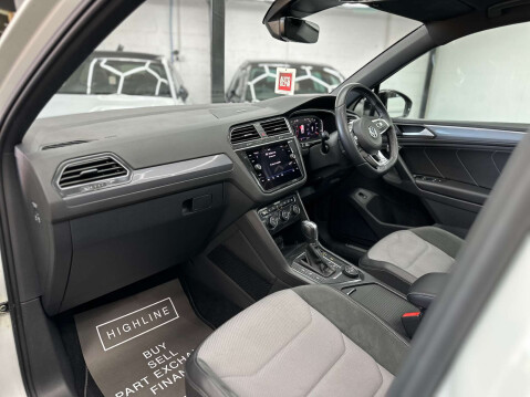 Volkswagen Tiguan 2.0 Tiguan R-Line Tech TSi 4Motion Semi-Auto 4WD 5dr 49