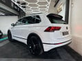 Volkswagen Tiguan 2.0 Tiguan R-Line TSi BlueMotion Technology 4Motion Semi-Auto 4WD 5dr 15