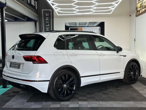 Volkswagen Tiguan 2.0 Tiguan R-Line TSi BlueMotion Technology 4Motion Semi-Auto 4WD 5dr 17