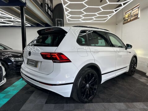 Volkswagen Tiguan 2.0 Tiguan R-Line TSi BlueMotion Technology 4Motion Semi-Auto 4WD 5dr 18