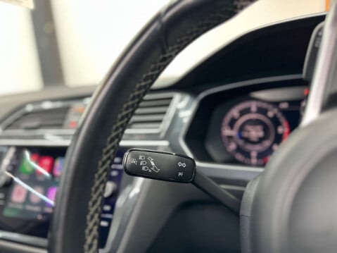 Volkswagen Tiguan 2.0 Tiguan R-Line TSi BlueMotion Technology 4Motion Semi-Auto 4WD 5dr 30