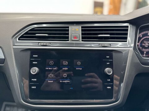 Volkswagen Tiguan 2.0 Tiguan R-Line TSi BlueMotion Technology 4Motion Semi-Auto 4WD 5dr 43
