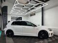 Volkswagen Golf 2.0 Golf R DSG 4WD 5dr 5