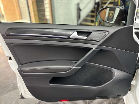 Volkswagen Golf 2.0 Golf R DSG 4WD 5dr 42