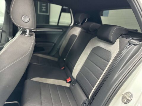 Volkswagen Golf 2.0 Golf R DSG 4WD 5dr 44