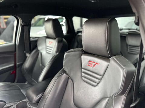 Ford Focus 2.0 Focus ST-3 T 5dr 38