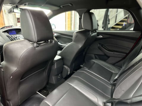 Ford Focus 2.0 Focus ST-3 T 5dr 41