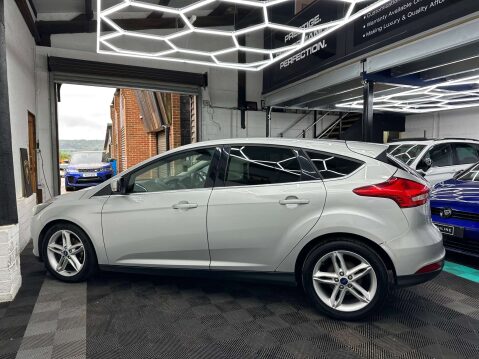 Ford Focus 1.5 Focus Zetec TDCI 5dr 9