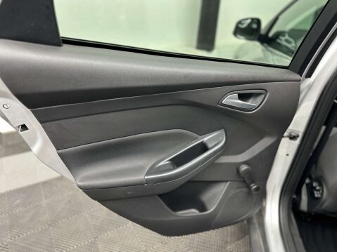 Ford Focus 1.5 Focus Zetec TDCI 5dr 31