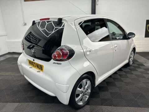 Toyota Aygo 1.0 Aygo Move with Style VVT-i 5dr 6