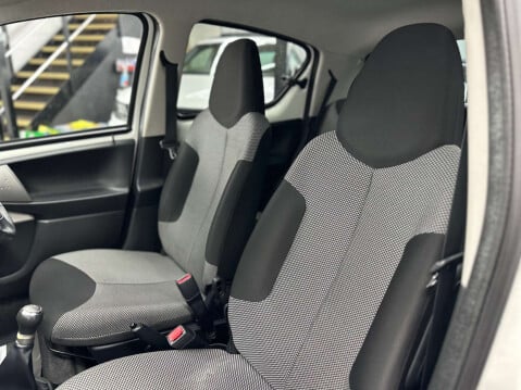 Toyota Aygo 1.0 Aygo Move with Style VVT-i 5dr 24