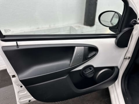 Toyota Aygo 1.0 Aygo Move with Style VVT-i 5dr 25