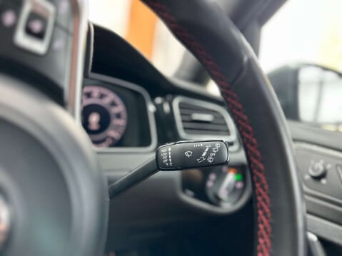 Volkswagen Golf 2.0 Golf GTi Performance TSi Semi-Auto 5dr 34