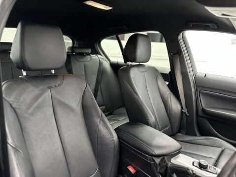 BMW 1 Series 3.0 M135i Auto 5dr 25