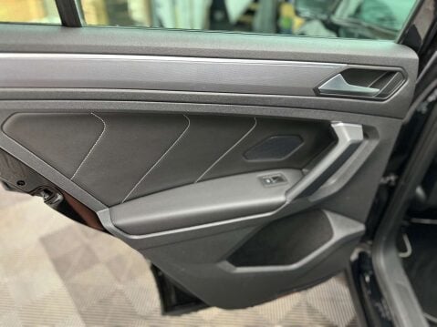Volkswagen Tiguan 1.5 Tiguan R-Line TSi Evo Semi-Auto 5dr 45