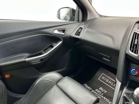Ford Focus 2.0 Focus ST-3 T 5dr 33