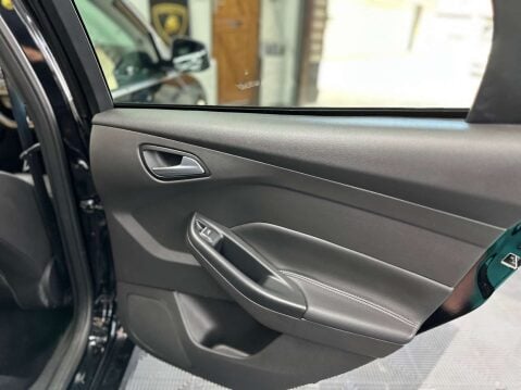Ford Focus 2.0 Focus ST-3 T 5dr 39