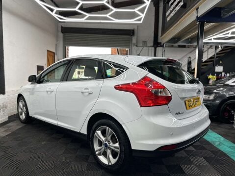 Ford Focus 1.6 Focus Zetec 105 5dr 7