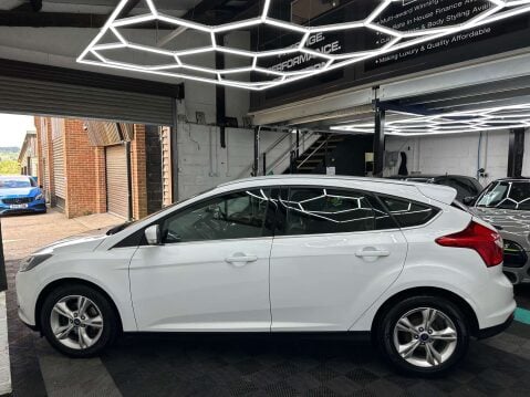 Ford Focus 1.6 Focus Zetec 105 5dr 9