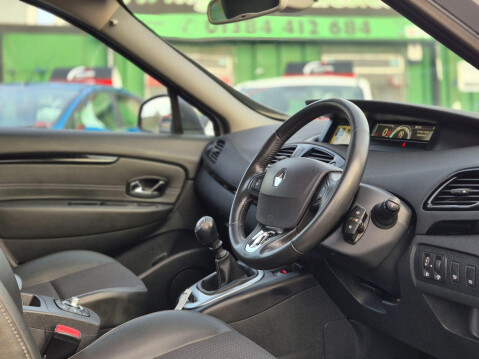 Renault Scenic 1.5 dCi Dynamique Nav Euro 6 (s/s) 5dr 8