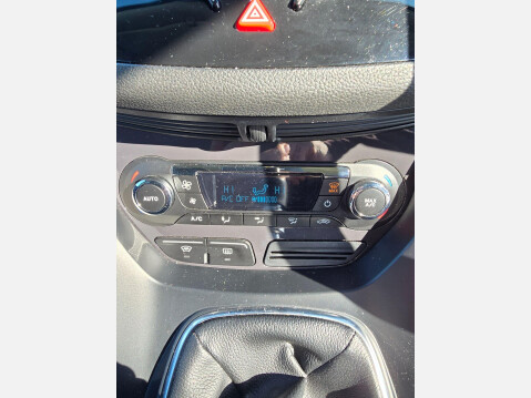 Ford Kuga 2.0 TDCi Titanium 2WD Euro 5 5dr 32