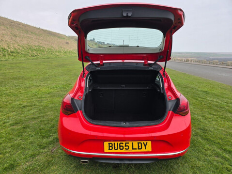 Vauxhall Astra 1.4i Turbo SRi Euro 6 5dr 9