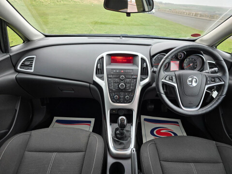 Vauxhall Astra 1.4i Turbo SRi Euro 6 5dr 11