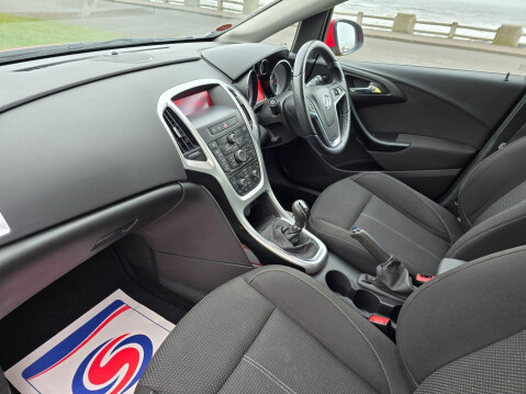 Vauxhall Astra 1.4i Turbo SRi Euro 6 5dr 12