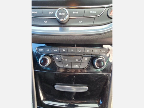 Vauxhall Astra 1.4i Turbo Elite Nav Euro 6 5dr 41