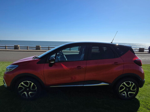 Renault Captur 0.9 TCe ENERGY Iconic Euro 6 (s/s) 5dr 8