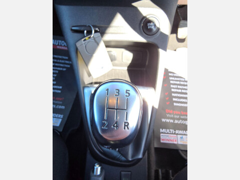 Renault Captur 0.9 TCe ENERGY Iconic Euro 6 (s/s) 5dr 18