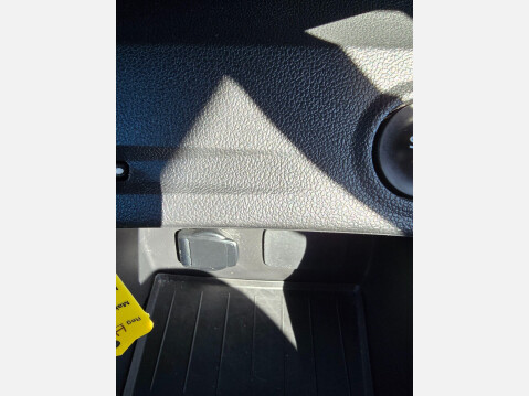 Renault Captur 0.9 TCe ENERGY Iconic Euro 6 (s/s) 5dr 29