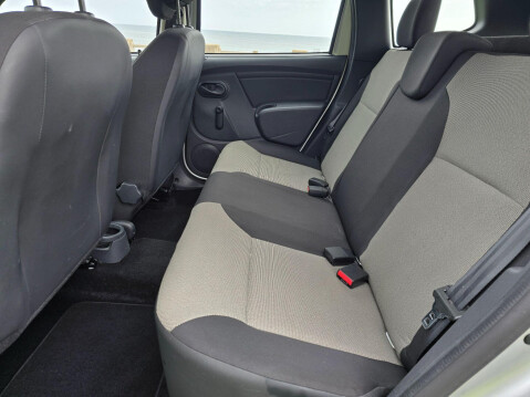 Dacia Duster 1.5 dCi Ambiance 4WD Euro 6 (s/s) 5dr 21