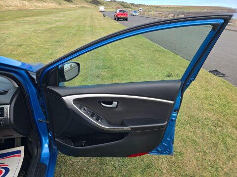 Hyundai i30 1.6 CRDi Blue Drive SE Nav Euro 6 (s/s) 5dr 27