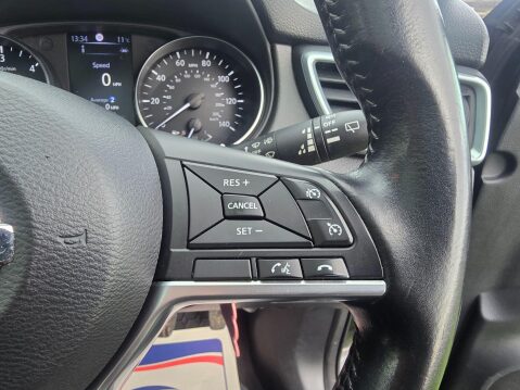 Nissan Qashqai 1.5 dCi N-Connecta Euro 6 (s/s) 5dr 25