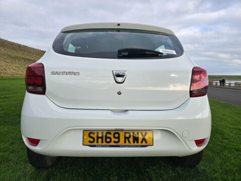 Dacia Sandero 1.0 SCe Essential Euro 6 5dr 11