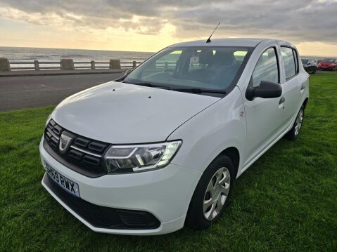 Dacia Sandero 1.0 SCe Essential Euro 6 5dr 3
