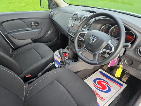 Dacia Sandero 1.0 SCe Essential Euro 6 5dr 17