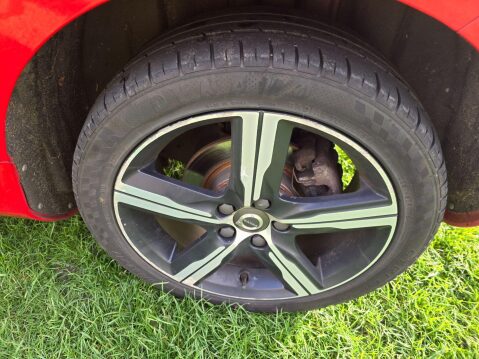 Volvo V40 2.0 D2 R-Design Euro 6 (s/s) 5dr 35