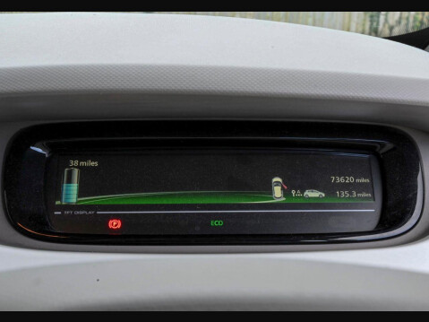 Renault Zoe EXPRESSION 5d 88 BHP Lovely Condition, Great City Car! 27