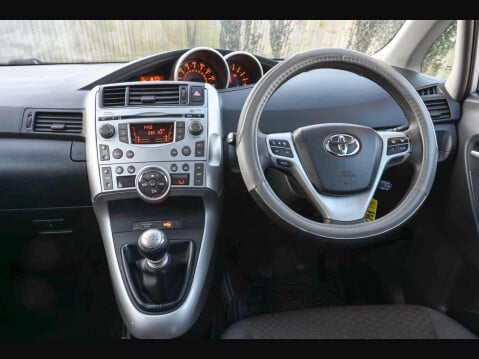 Toyota Verso 2.0 D-4D TR Euro 5 5dr 24