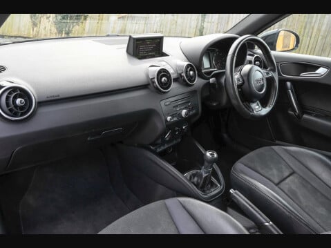 Audi A1 1.4 TFSI S line Style Edition Euro 5 (s/s) 3dr 18