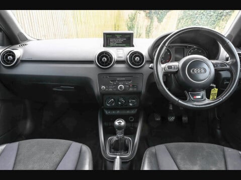 Audi A1 1.4 TFSI S line Style Edition Euro 5 (s/s) 3dr 20