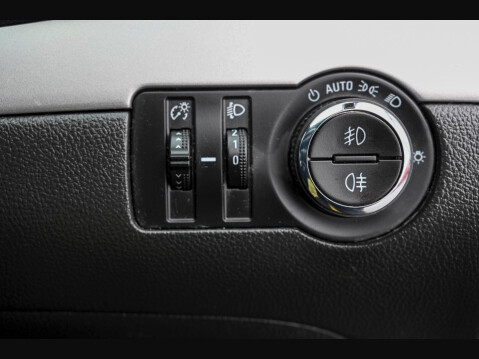 Vauxhall Mokka 1.6i Exclusiv 2WD Euro 6 (s/s) 5dr 34