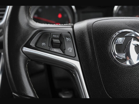 Vauxhall Mokka 1.6i Exclusiv 2WD Euro 6 (s/s) 5dr 35