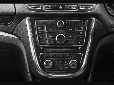 Vauxhall Mokka 1.6i Exclusiv 2WD Euro 6 (s/s) 5dr 33