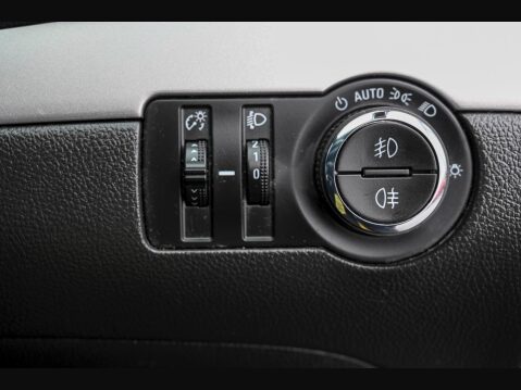 Vauxhall Mokka 1.6i Exclusiv 2WD Euro 6 (s/s) 5dr 35
